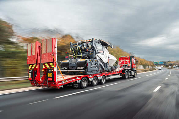 Trailer transporting construction machine