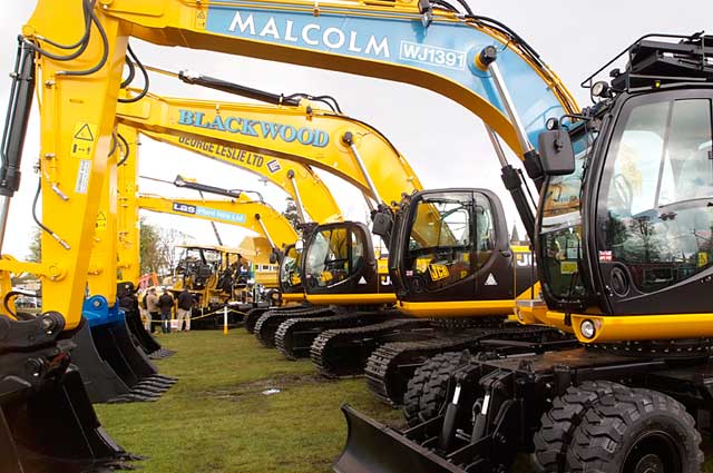 THE HEAVY TEAM: A selection of excavators for customers including WH Malcolm, Blackwood Plant, George Leslie and Las Plant Hire.