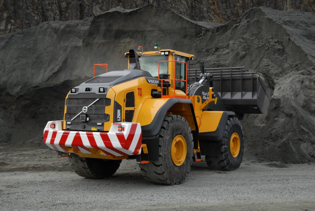 Tillicoultry Quarries goes large with latest loading shovel