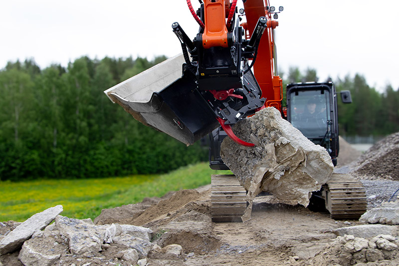 Rototilt using gripper